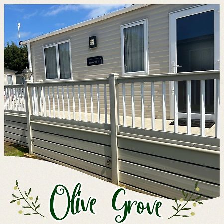 Отель Olive-Grove Берчингтон Экстерьер фото